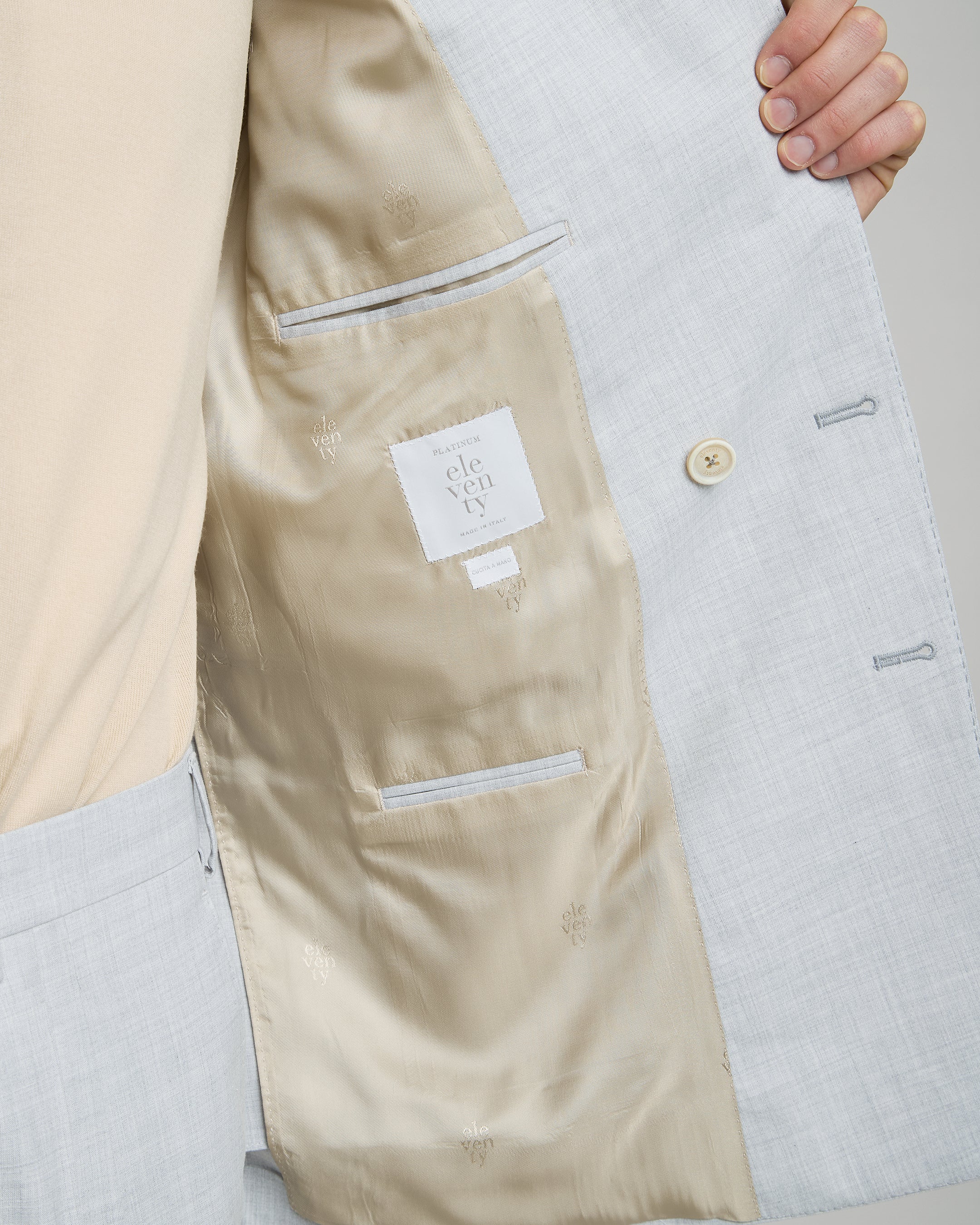 Abito Doppiopetto Slim Fit in Lana Cotone e Seta - Image 5