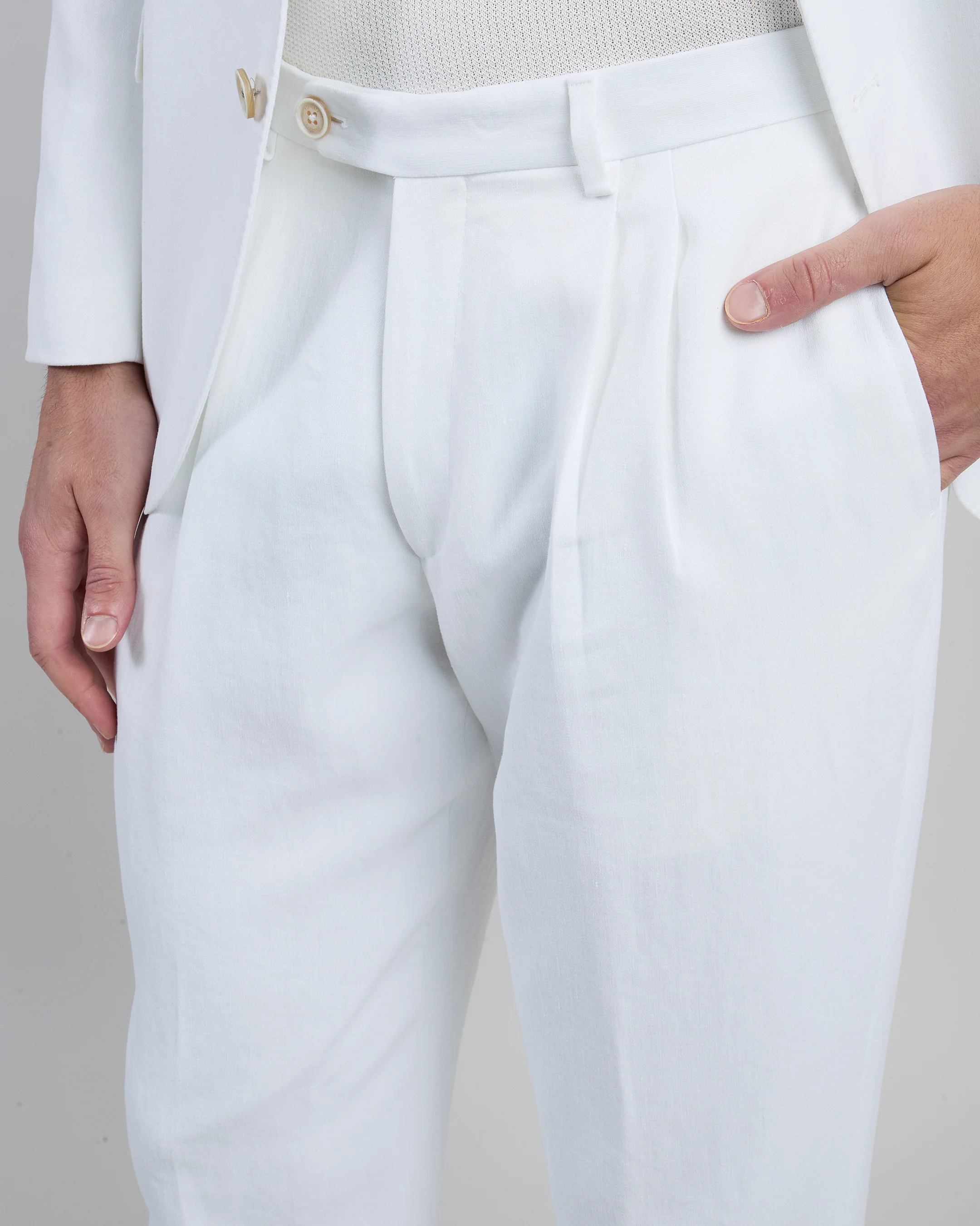 Abito Monopetto in Lino Slim Fit con Doppie Pinces - Image 3
