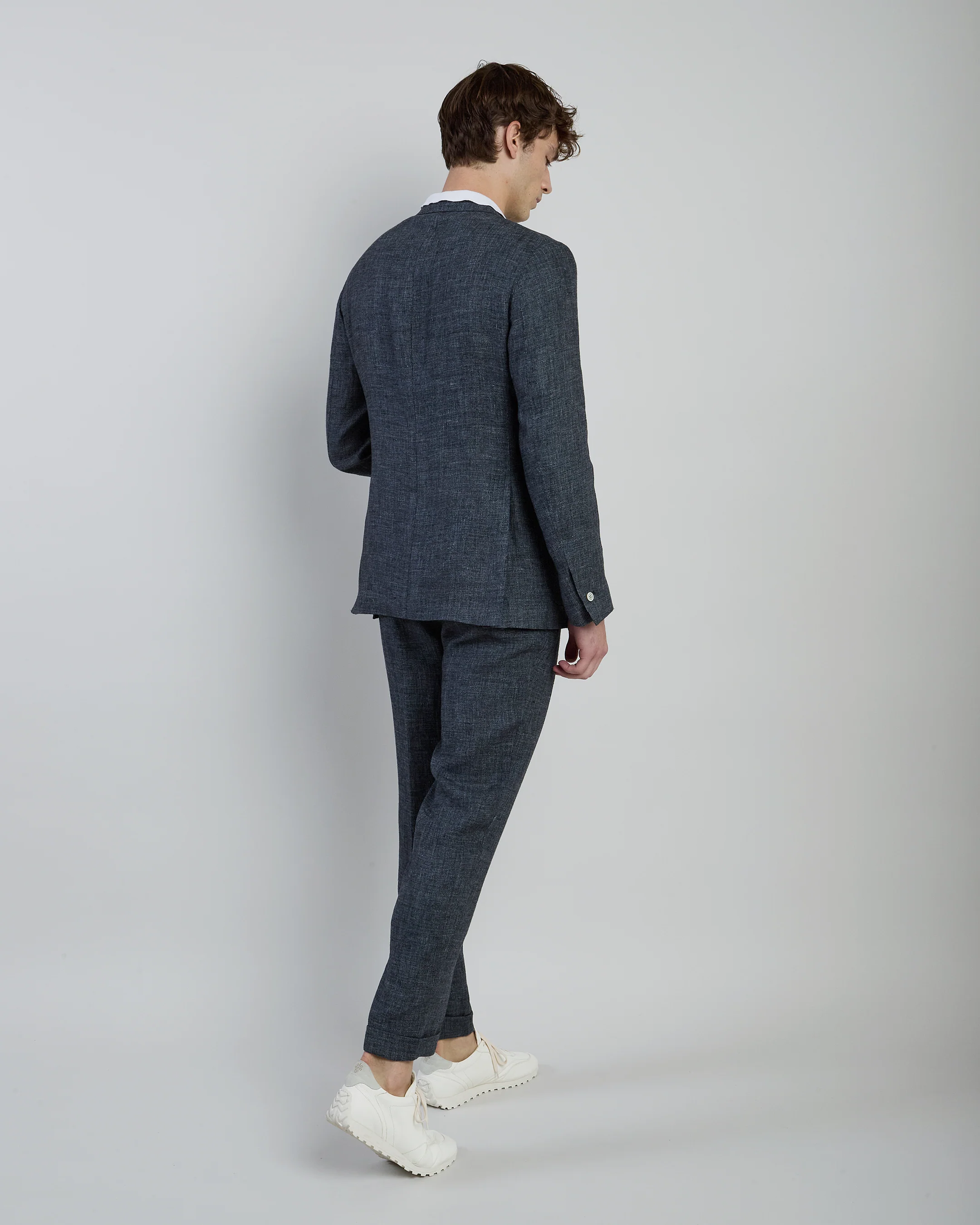 Abito Monopetto in Lino con Pantalone Jogger - Image 3