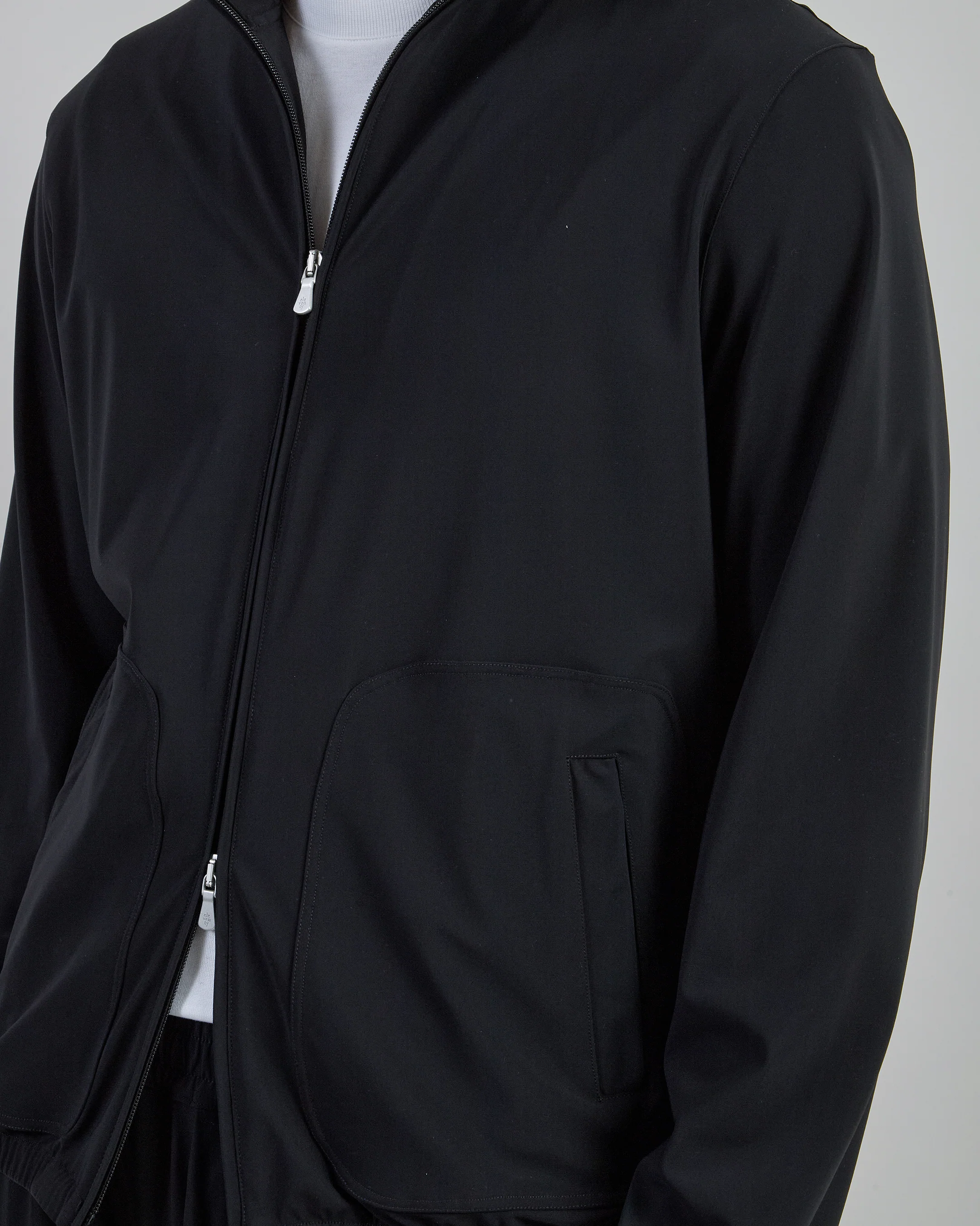 Giubbino in Jersey Tecnico con Zip e Collo Alto - Image 4