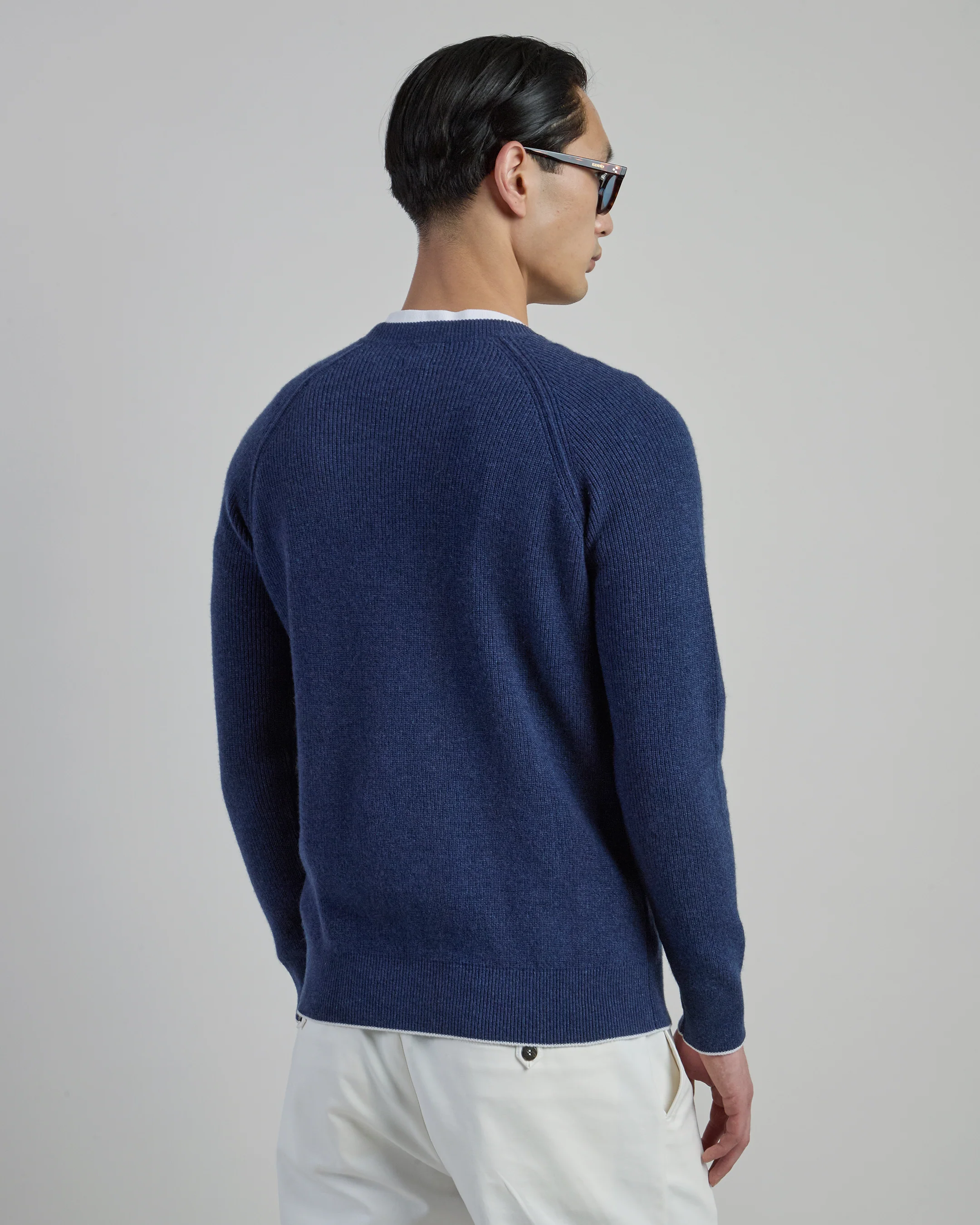 Maglia Girocollo in Cashmere a Righe con Maniche Raglan - Image 2