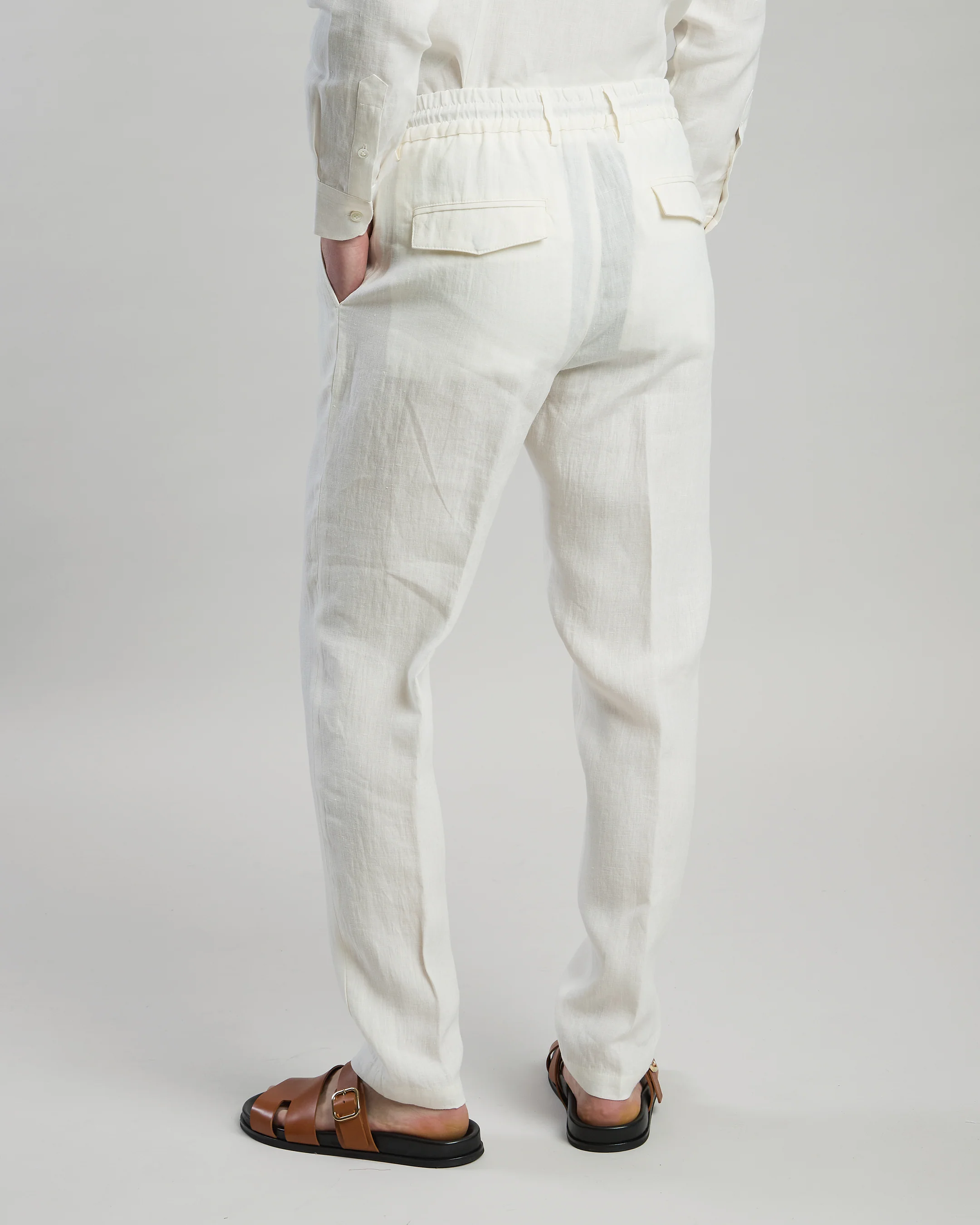Pantaloni Jogger in Lino con Pinces e Coulisse da Uomo - Image 2