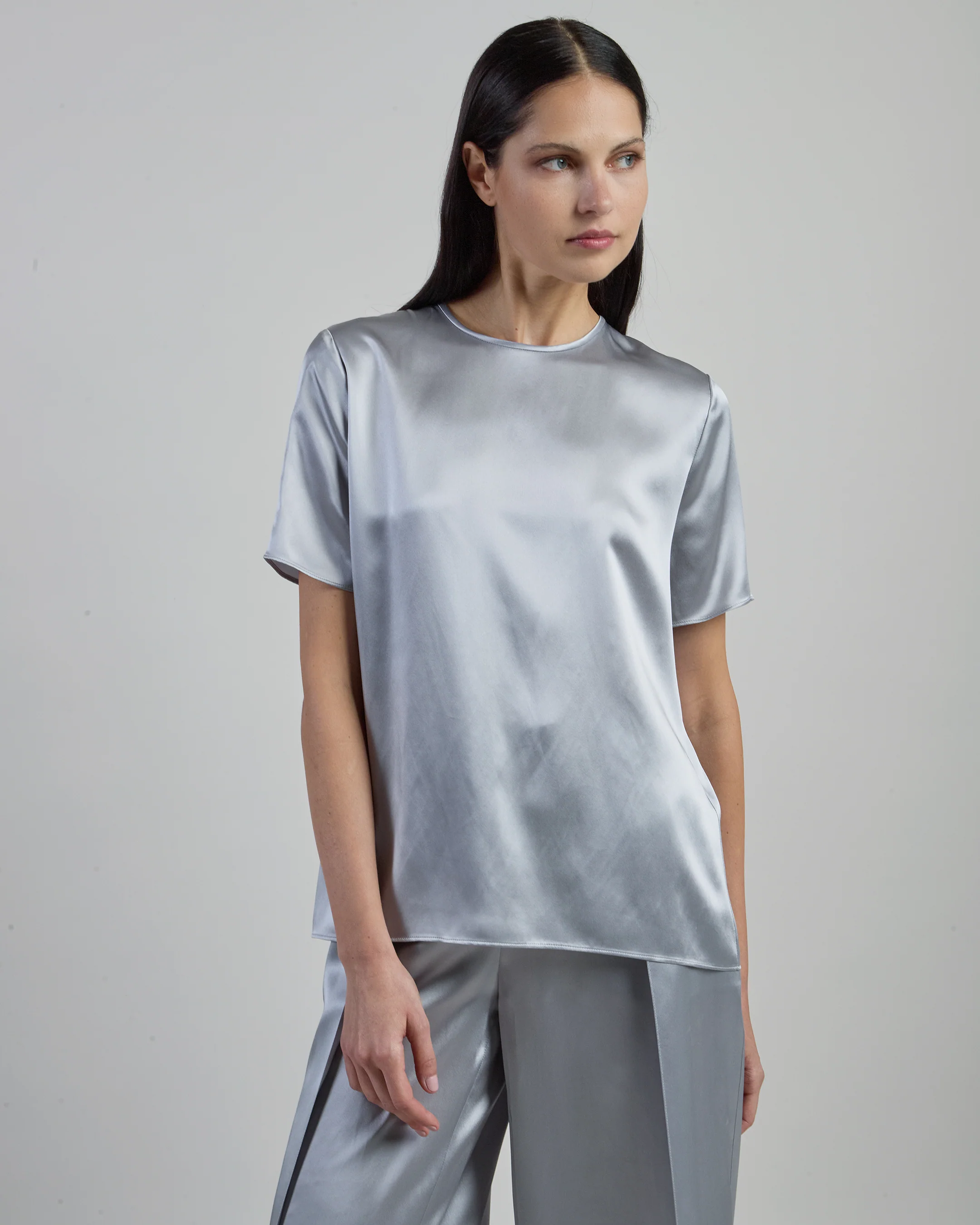 T-shirt Girocollo in Doppio Raso di Seta da Donna - Image 5