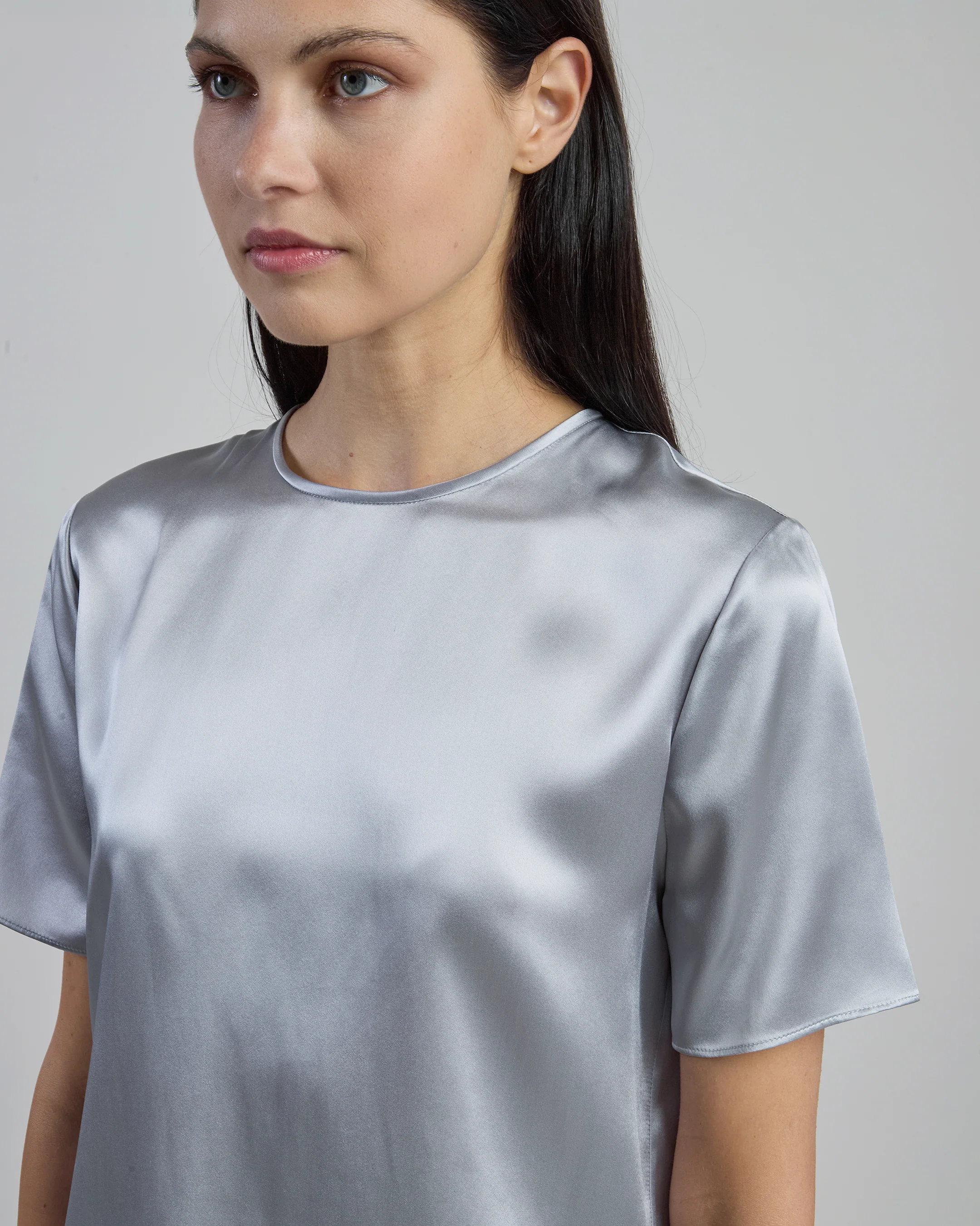 T-shirt Girocollo in Doppio Raso di Seta da Donna - Image 7